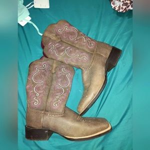 Brand new ariat boots